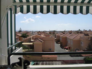 Surycan – Aussicht über die Dächer bis zum Meer